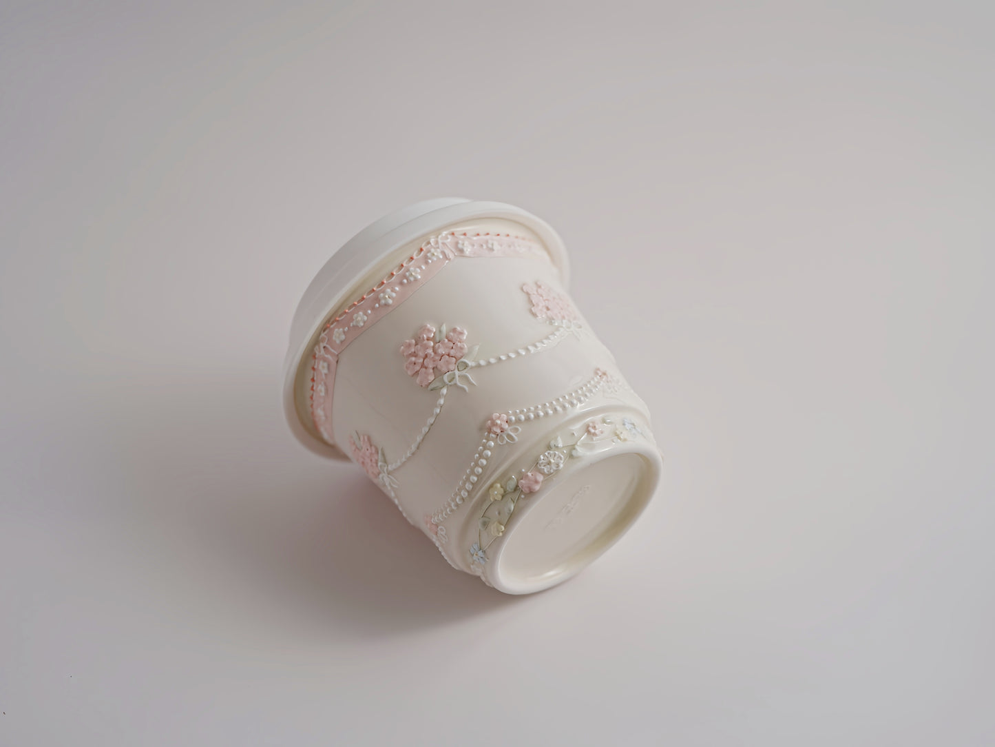 Ceramic Mug with lid by TOTO