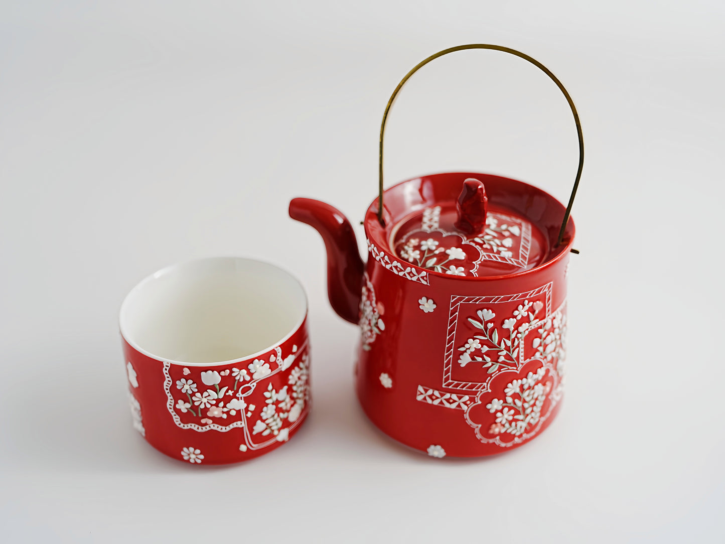 Ceramic tea set by TOTO