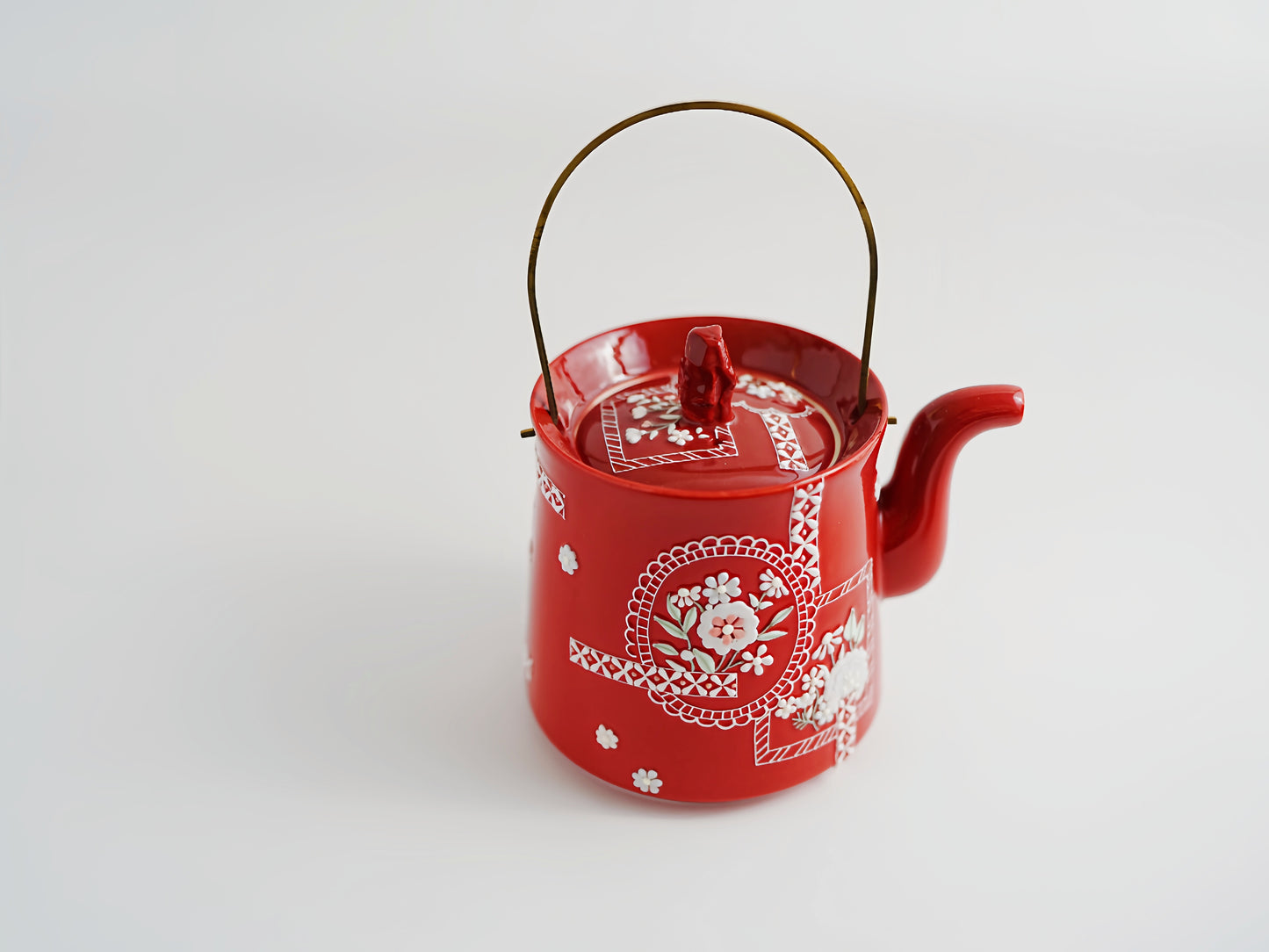 Ceramic tea set by TOTO