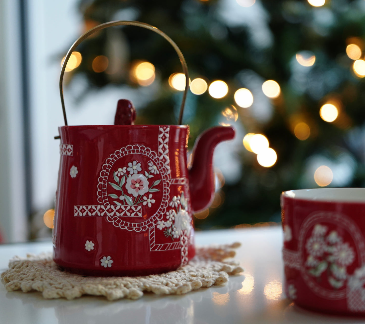Ceramic tea set by TOTO
